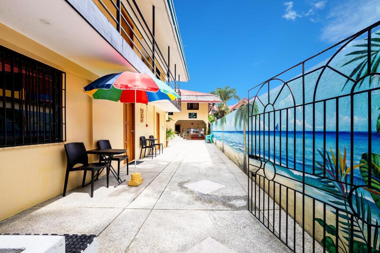 White Shamrock Beach Hotel Balabag  Zewnętrze zdjęcie